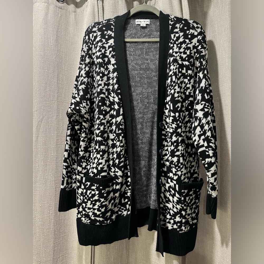 NWOT Ava & Viv cardigan black and white pattern XXL
